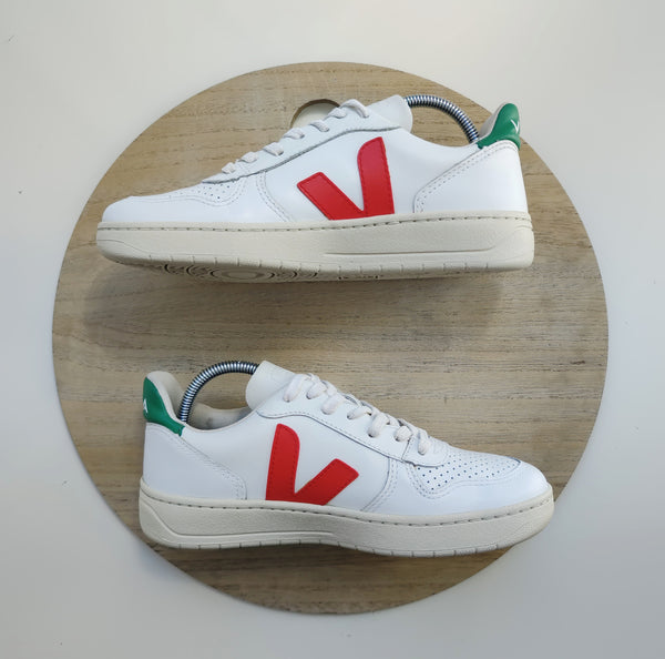 Veja V-10 White/Green/Red T.37